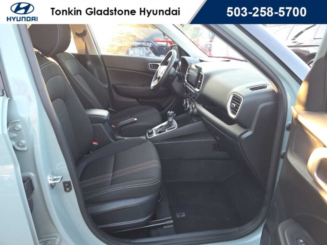 2025 Hyundai Venue SEL - Image 20