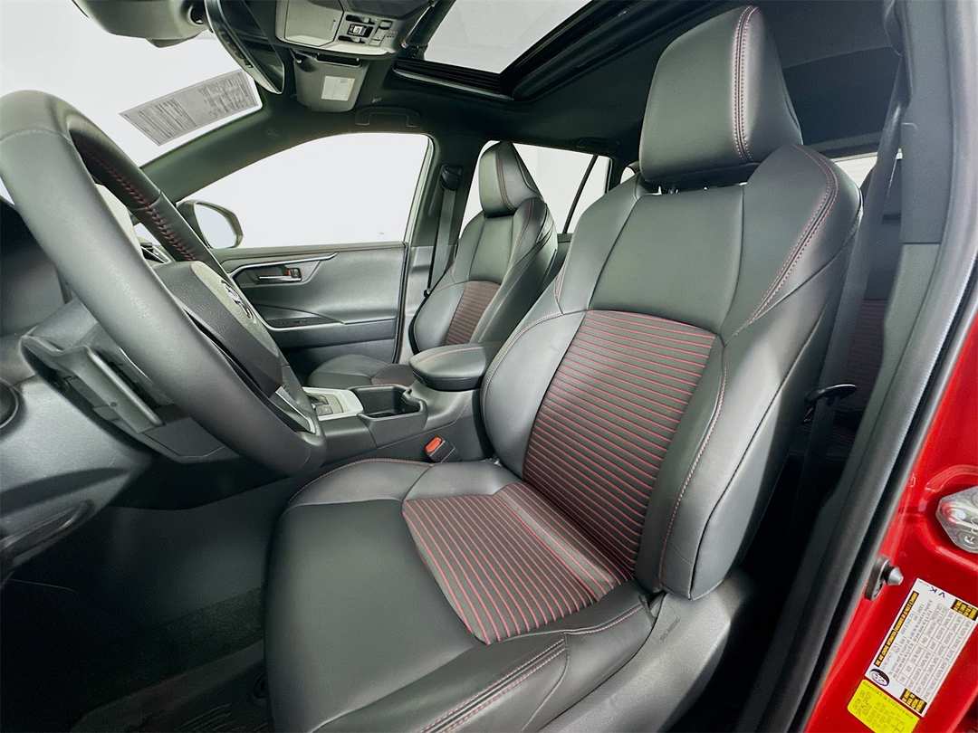 2025 Toyota Rav4 XSE - Image 22