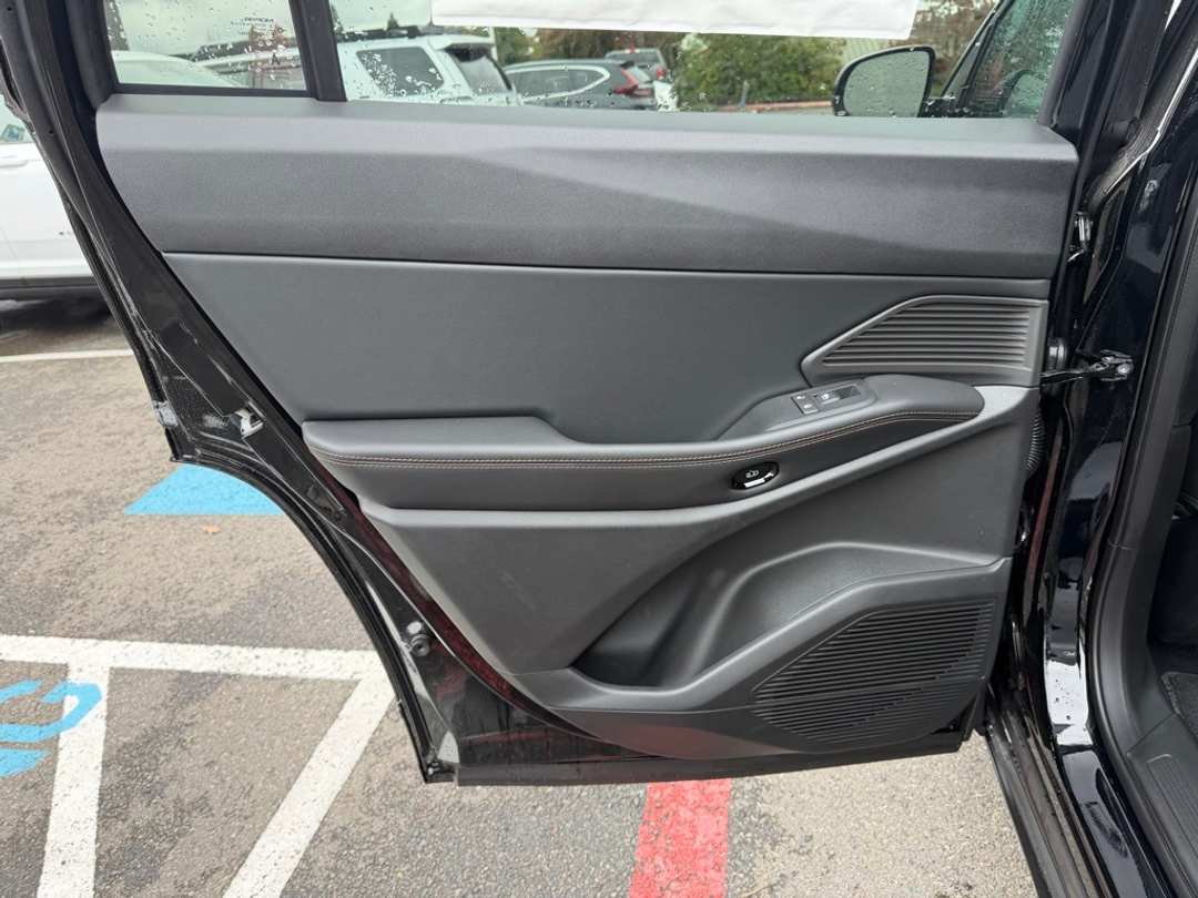 2026 Jeep Cherokee Laredo - Image 28