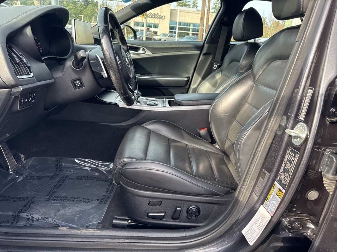 2019 Kia Stinger GT2 - Image 17