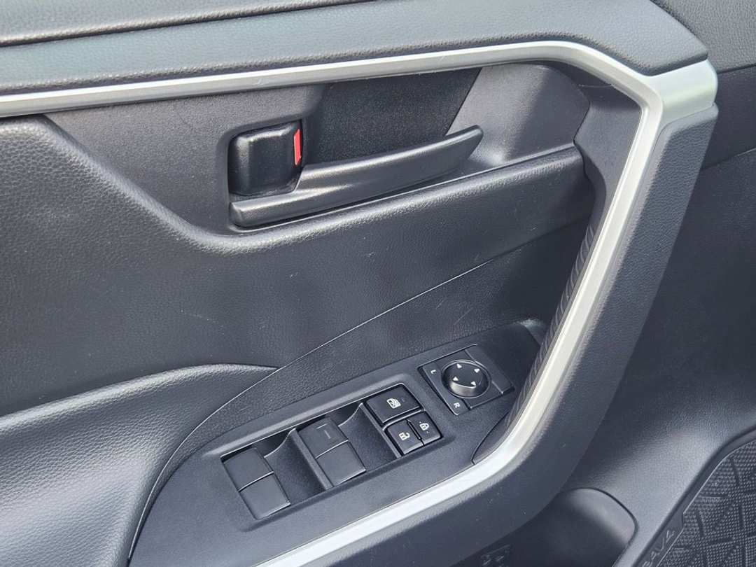 2024 Toyota Rav4 LE - Image 11