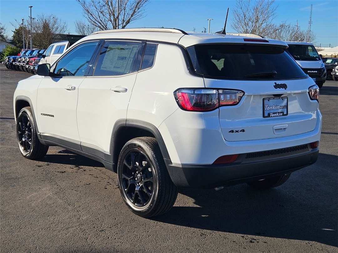 2026 Jeep Compass Latitude - Image 4