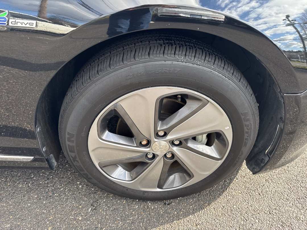 2016 Hyundai Sonata Base - Image 9