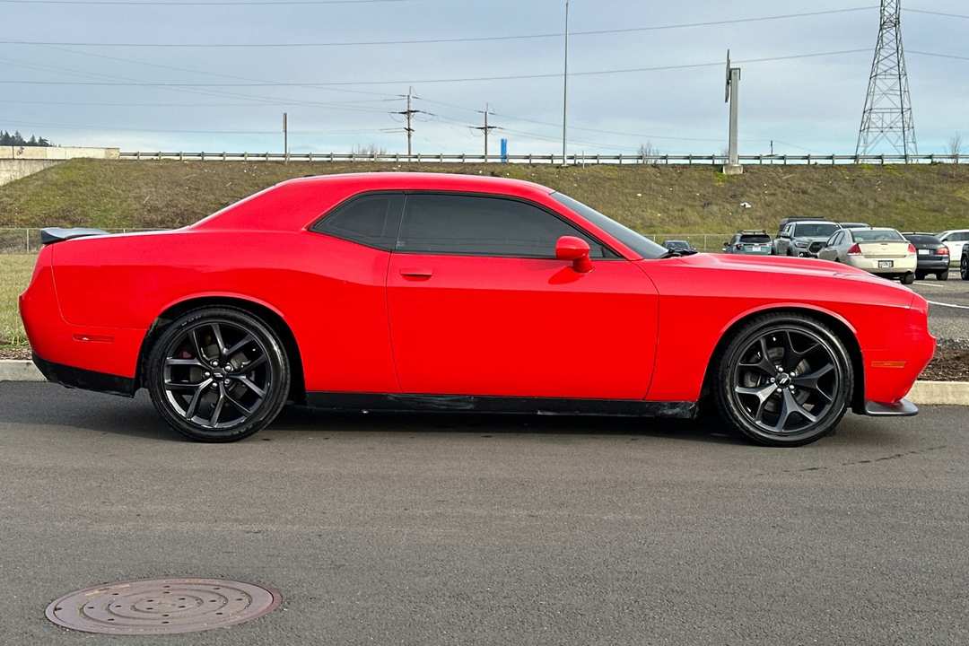 2019 Dodge Challenger GT - Image 2