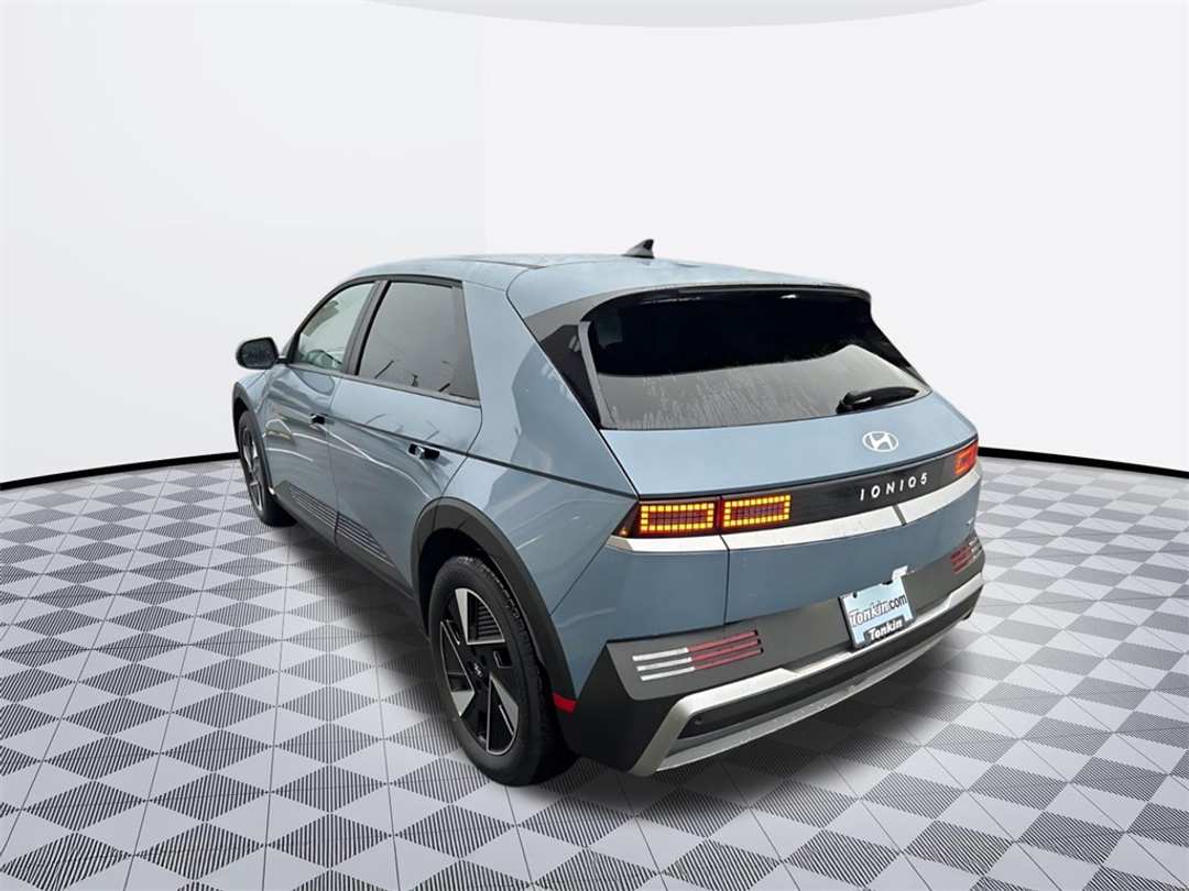 2026 Hyundai Ioniq 5 SEL - Image 5