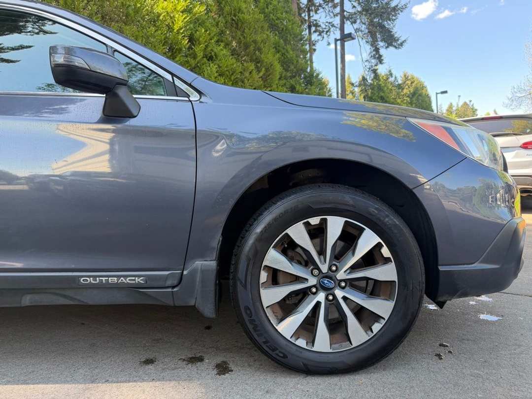 2015 Subaru Outback 2.5i - Image 3