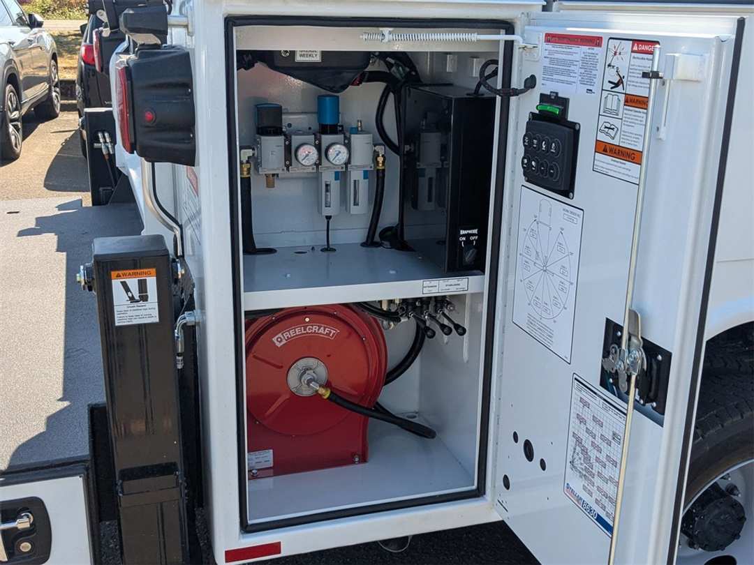 2025 Ford F-550Sd XL - Image 18