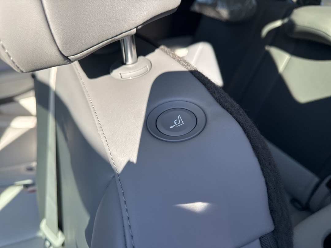 2026 Hyundai Ioniq 9 SEL - Image 42