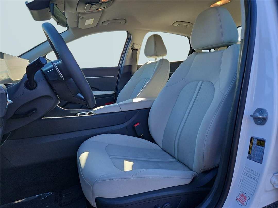2025 Hyundai Sonata SEL - Image 20