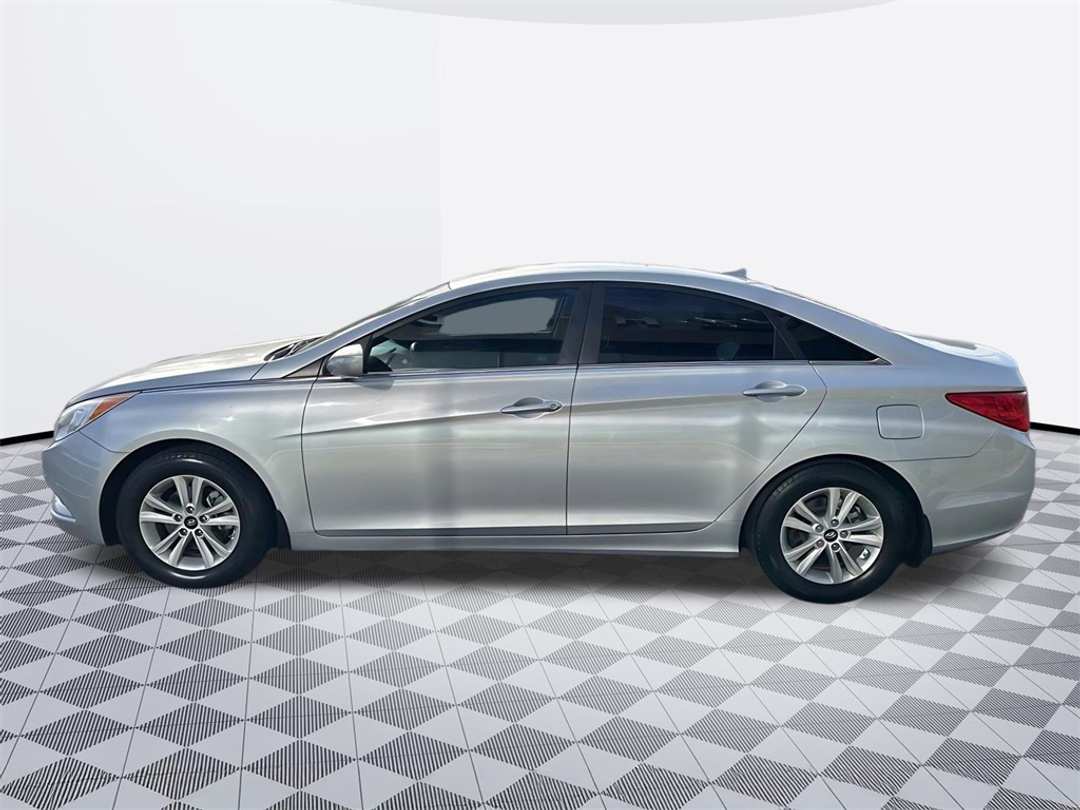 2012 Hyundai Sonata GLS - Image 6
