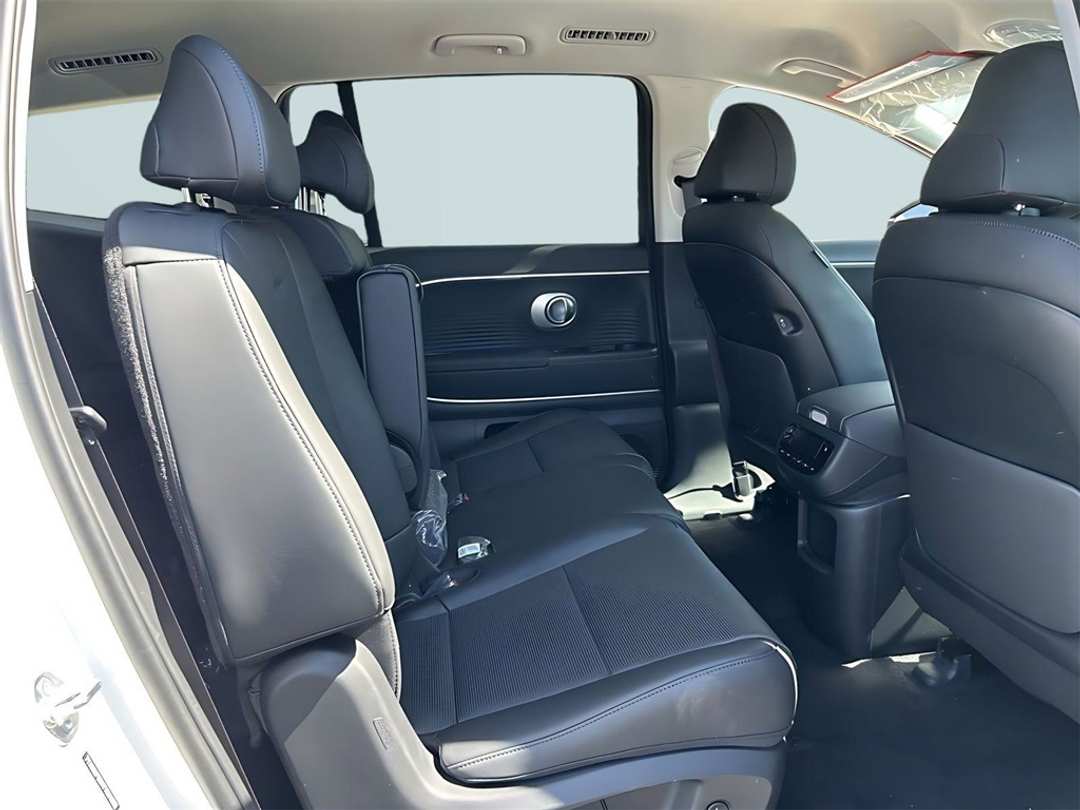 2026 Hyundai Ioniq 9 SEL - Image 27