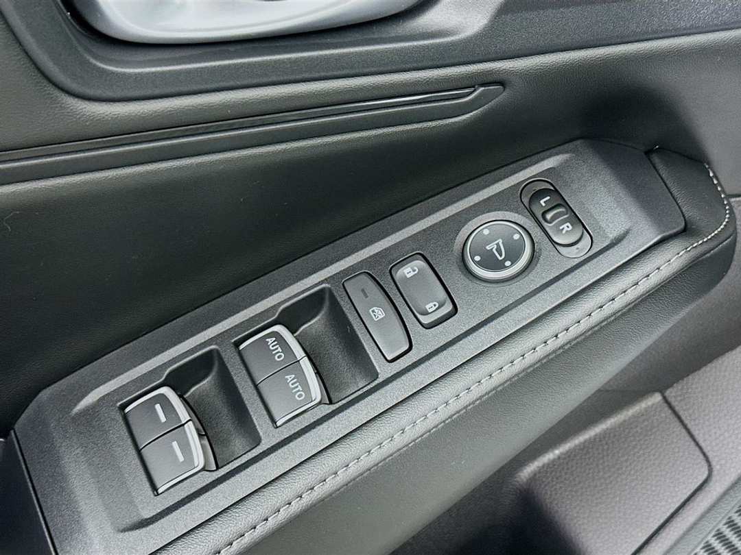 2025 Honda Accord Sport - Image 17