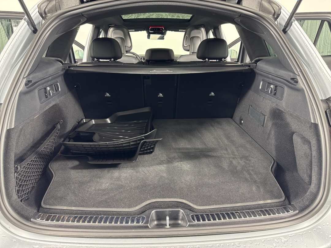 2025 Mercedes-Benz GLC GLC 350e - Image 16