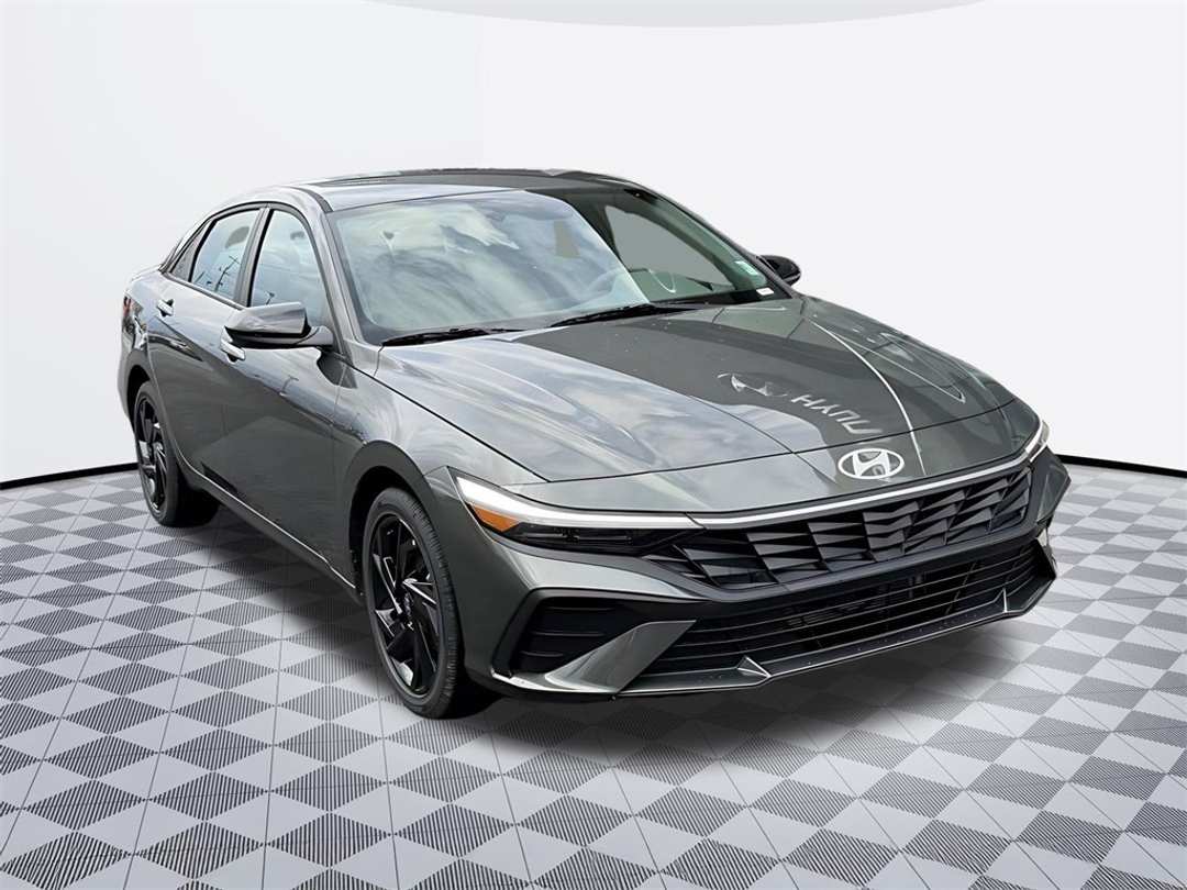 2026 Hyundai Elantra SEL Sport - Image 2