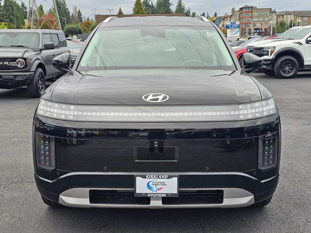 2026 Hyundai Ioniq 9 SEL - Image 2