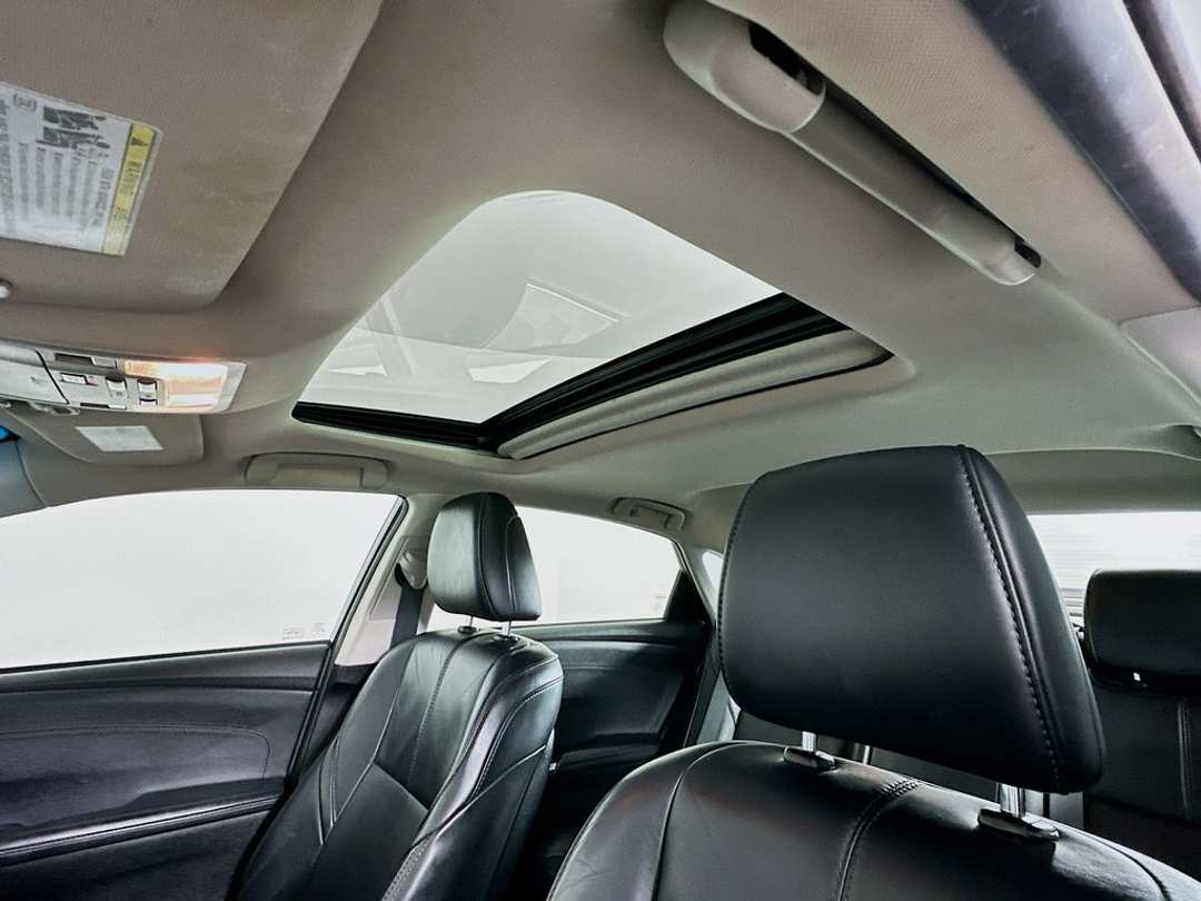 2017 Toyota Avalon Limited - Image 24