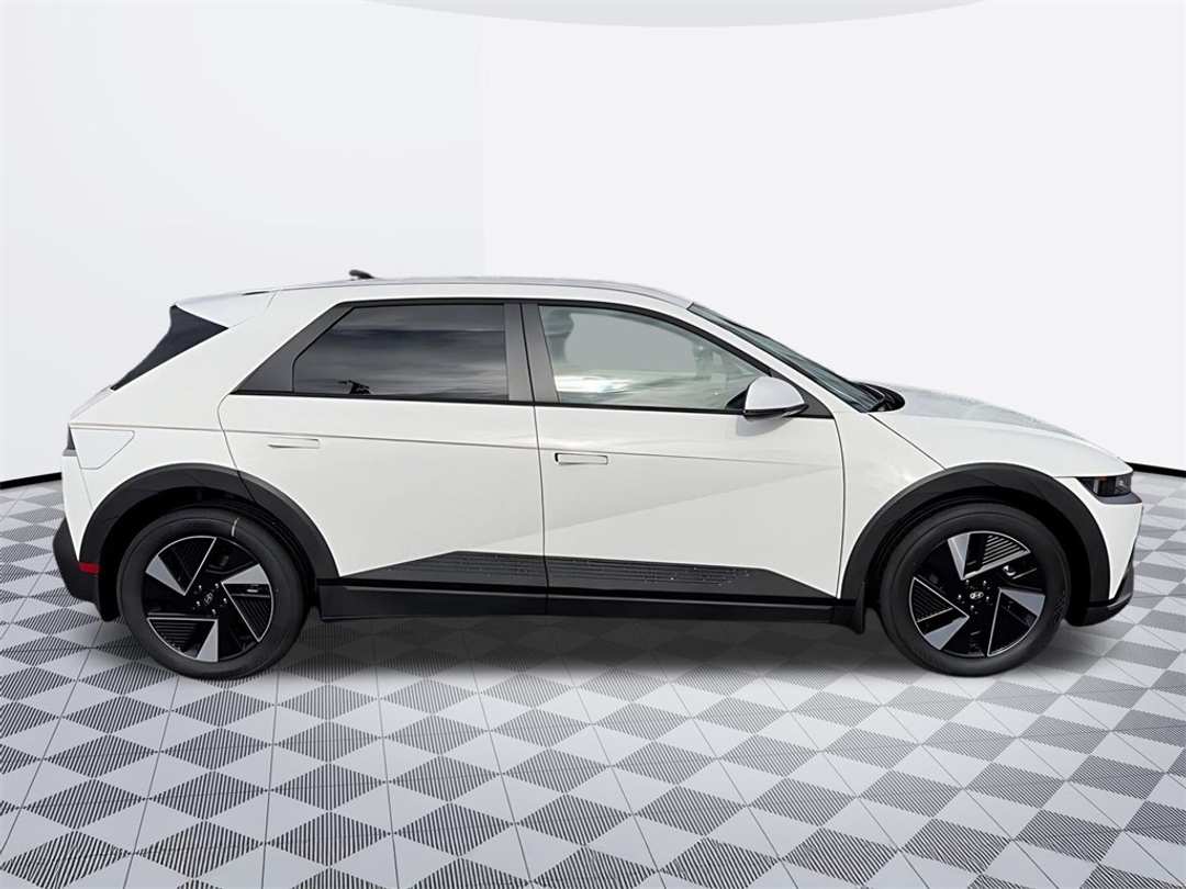 2026 Hyundai Ioniq 5 SE - Image 8