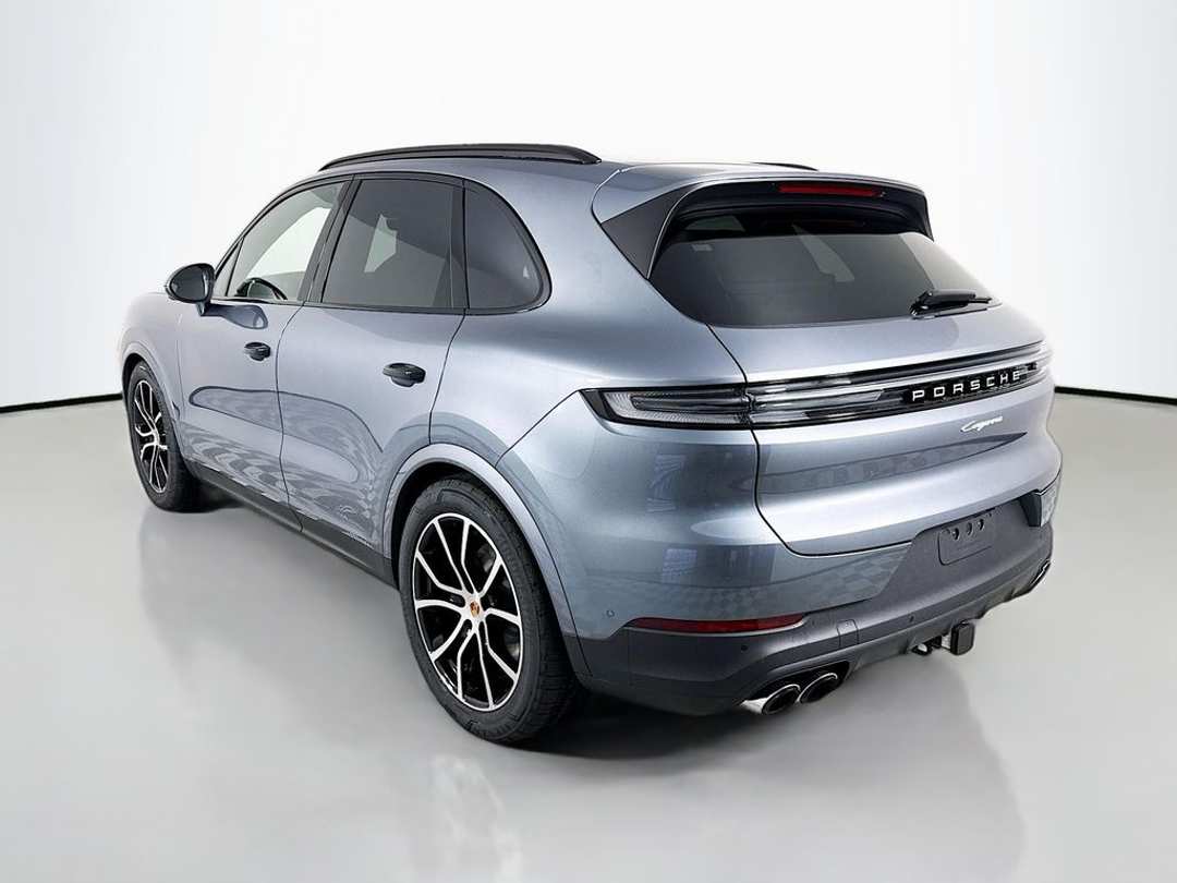 2026 Porsche Cayenne - Image 3