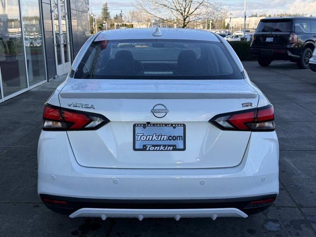 2025 Nissan Versa 1.6 SR - Image 6