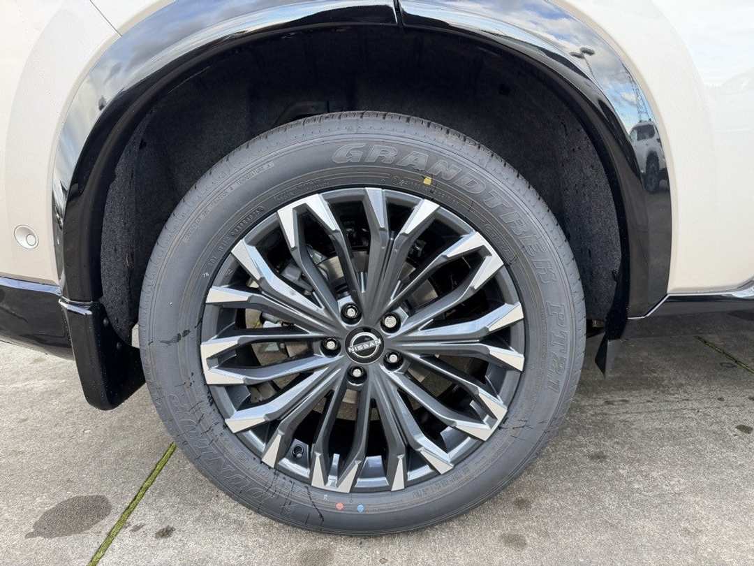 2026 Nissan Rogue Platinum - Image 9