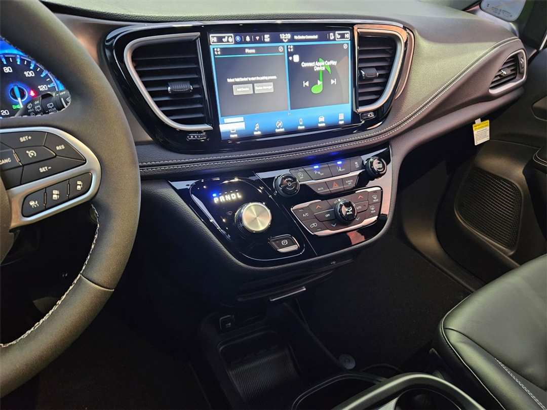 2026 Chrysler Pacifica Select - Image 19