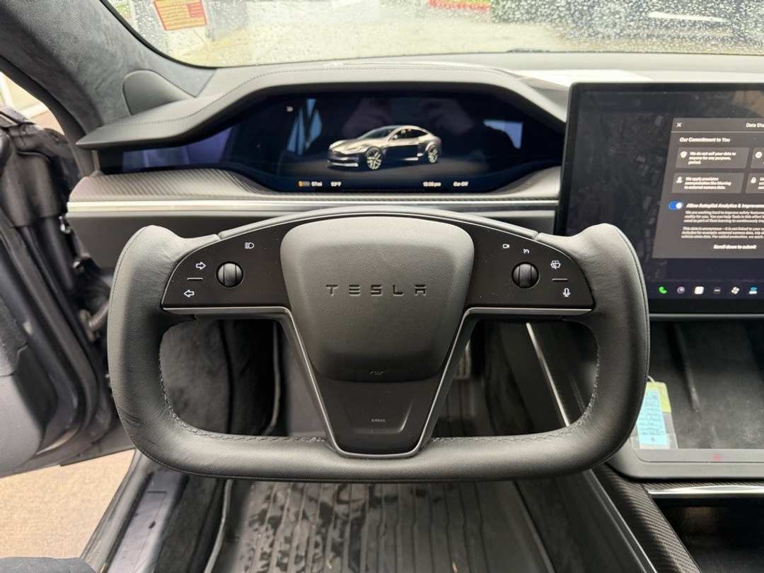 2021 Tesla Model S Plaid - Image 22