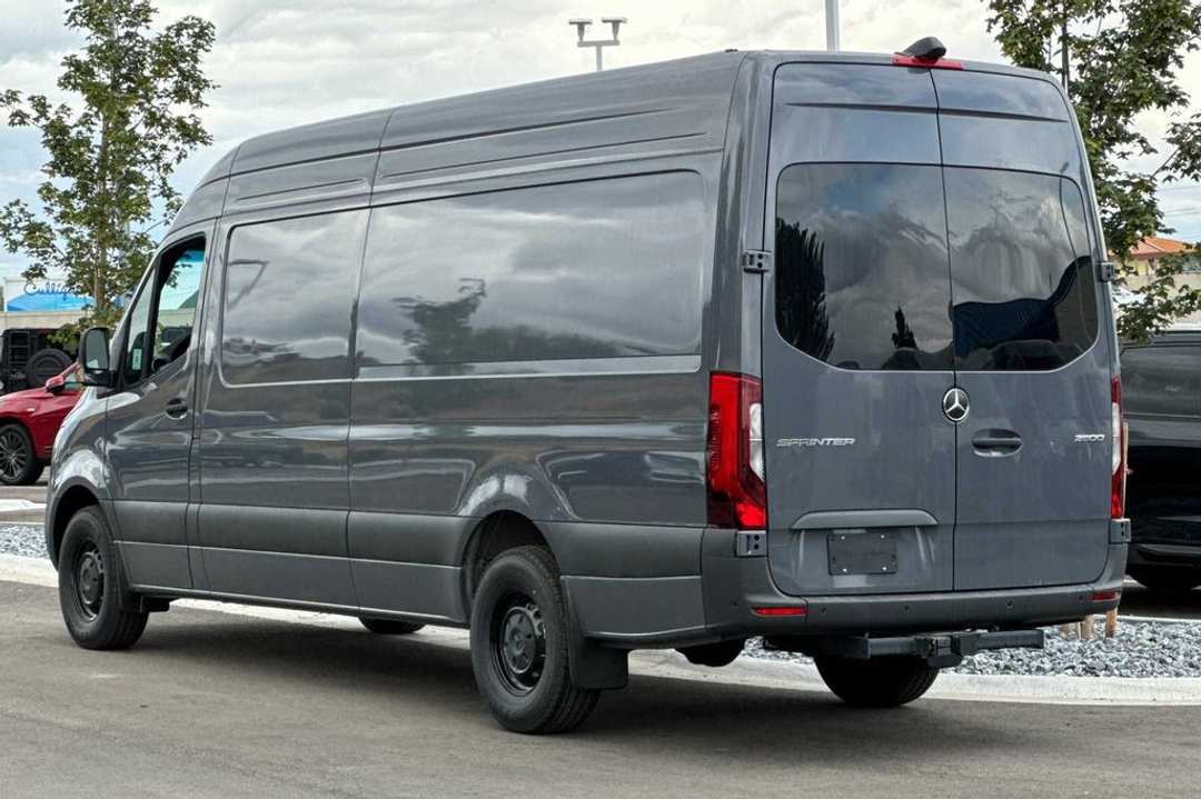 2024 Mercedes-Benz Sprinter 2500 Cargo 170 WB - Image 3