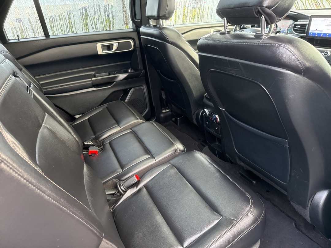 2020 Ford Explorer XLT - Image 26