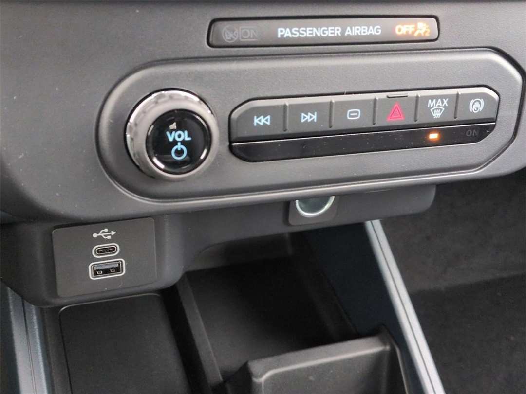 2026 Ford Maverick XL - Image 19