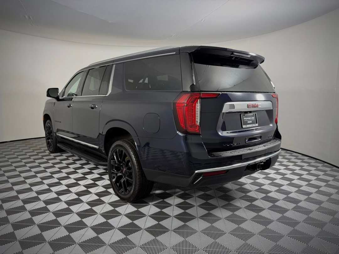 2023 GMC Yukon Xl SLT - Image 3