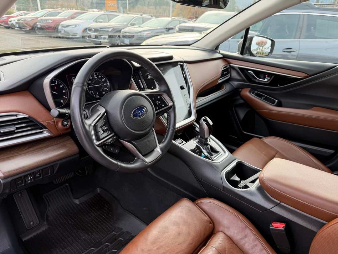 2022 Subaru Outback Touring - Image 18