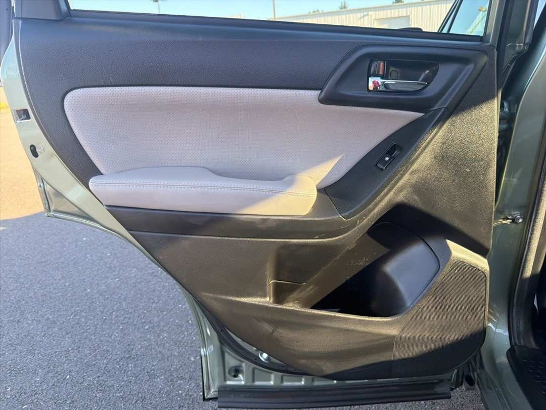 2015 Subaru Forester 2.5i Limited - Image 17