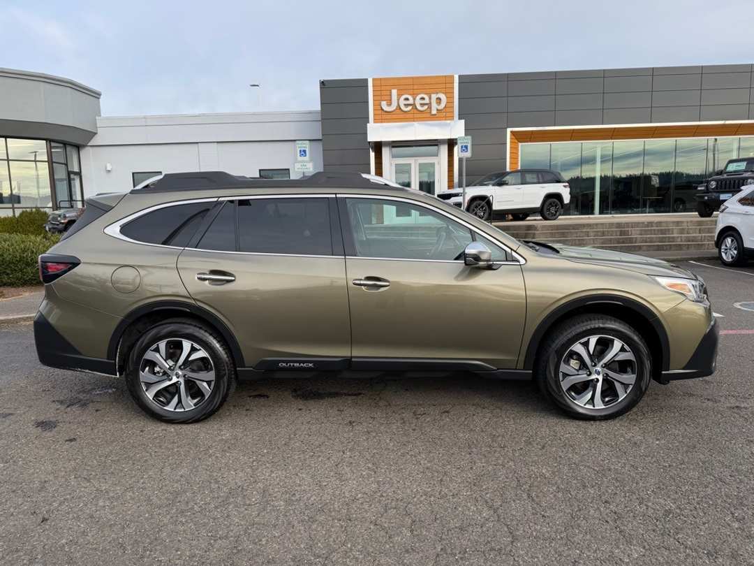 2022 Subaru Outback Touring - Image 9