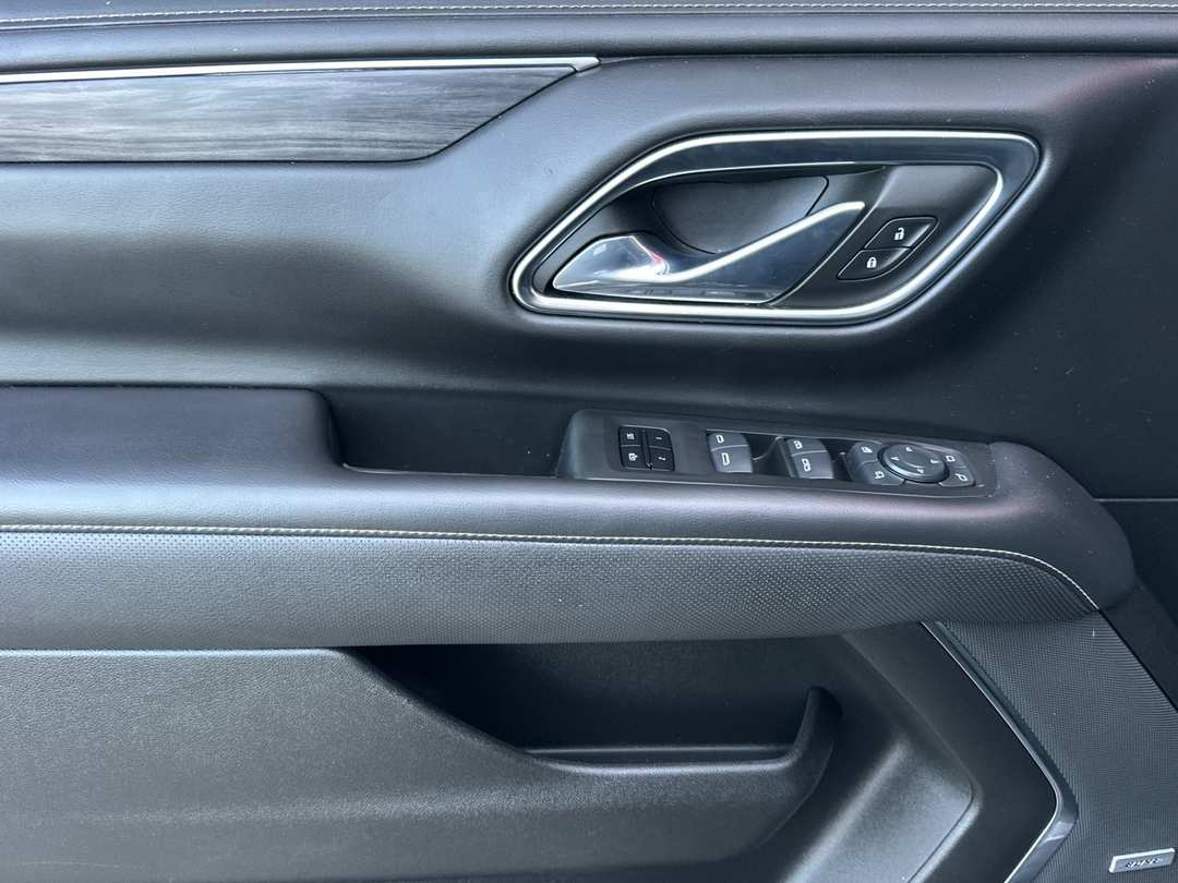 2022 GMC Yukon Xl SLT - Image 10