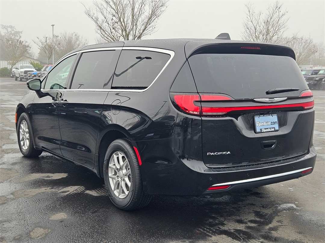 2026 Chrysler Pacifica Select - Image 4