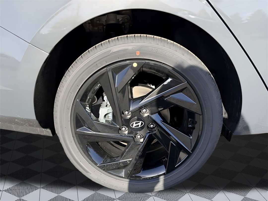 2026 Hyundai Elantra SEL Sport - Image 9
