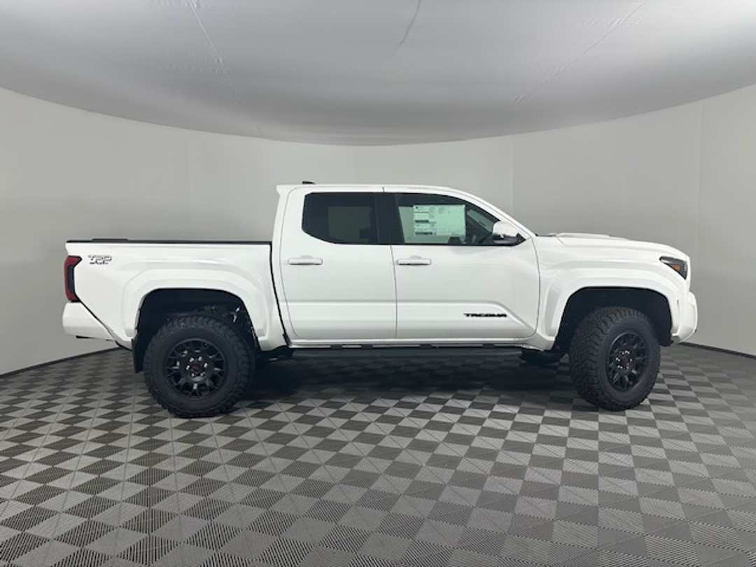 Toyota Tacoma - Image 7