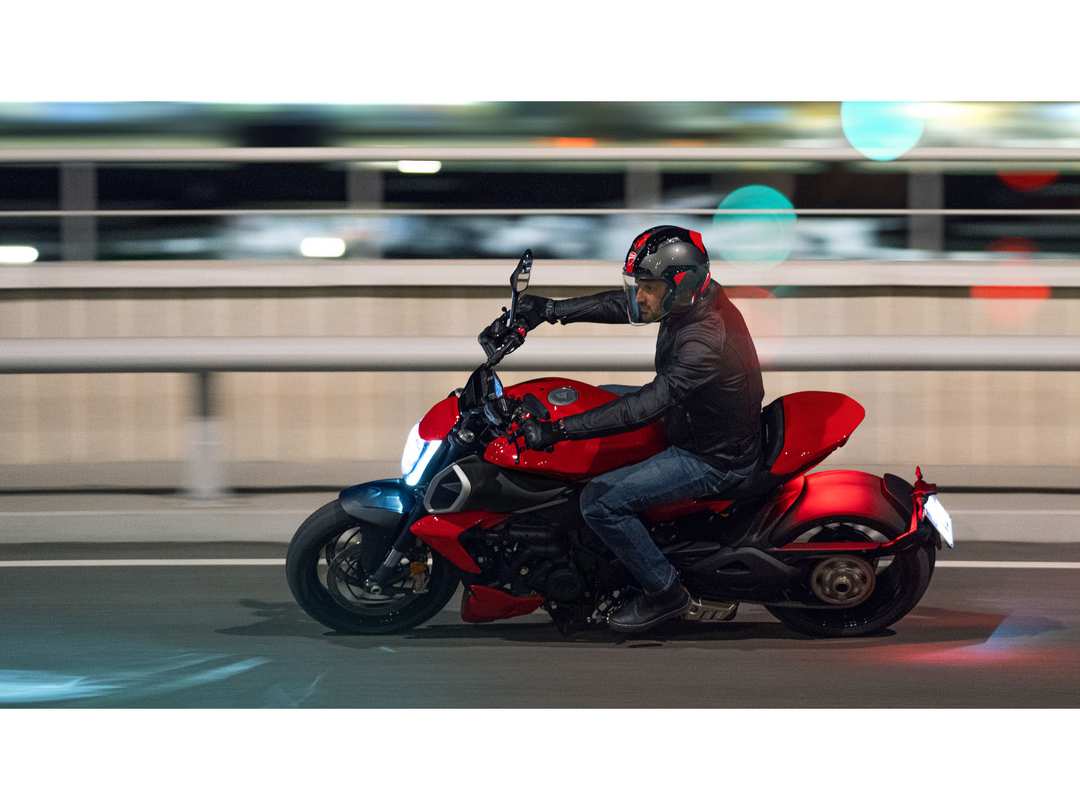 2026 Ducati Diavel V4 - Image 28