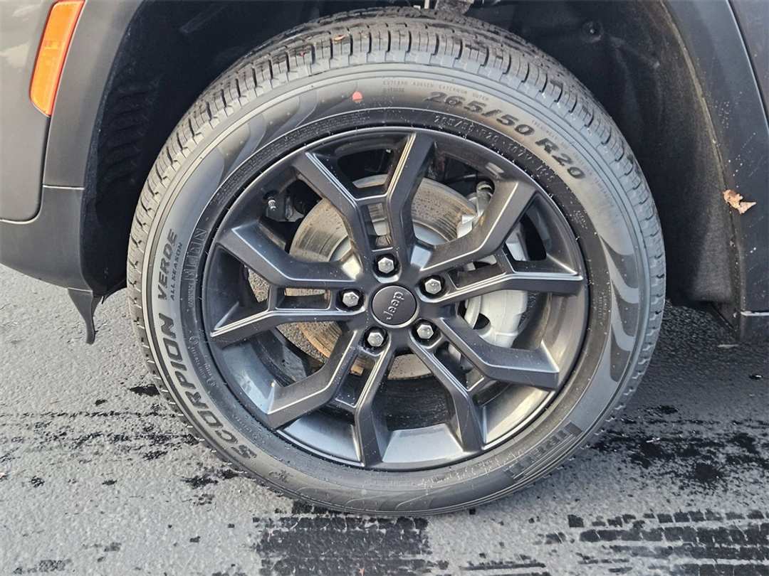 2025 Jeep Grand Cherokee Limited - Image 40