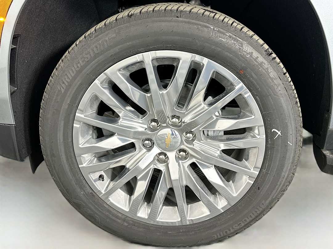 2025 Chevrolet Suburban LS - Image 32