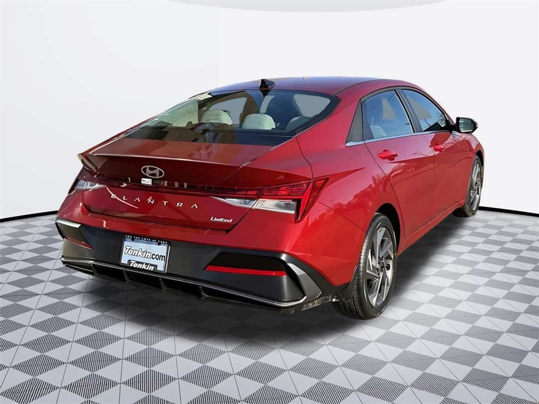 2026 Hyundai Elantra Limited - Image 7
