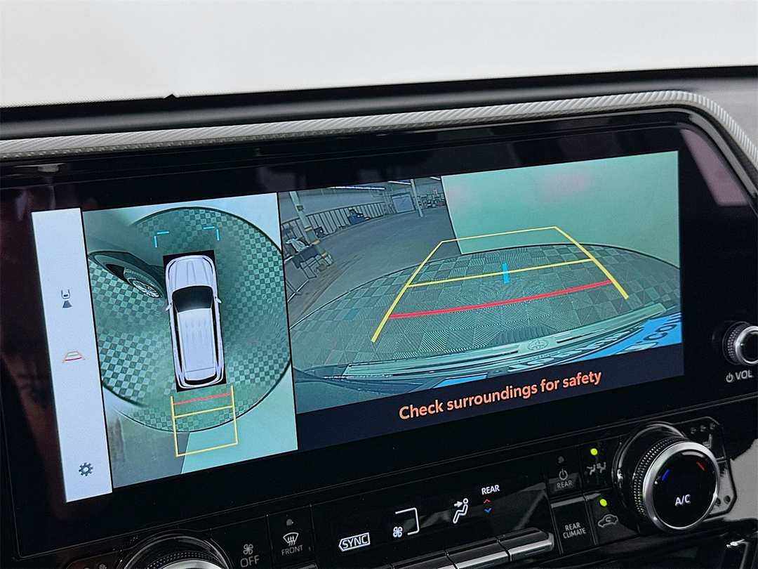 2026 Toyota Highlander Platinum - Image 14