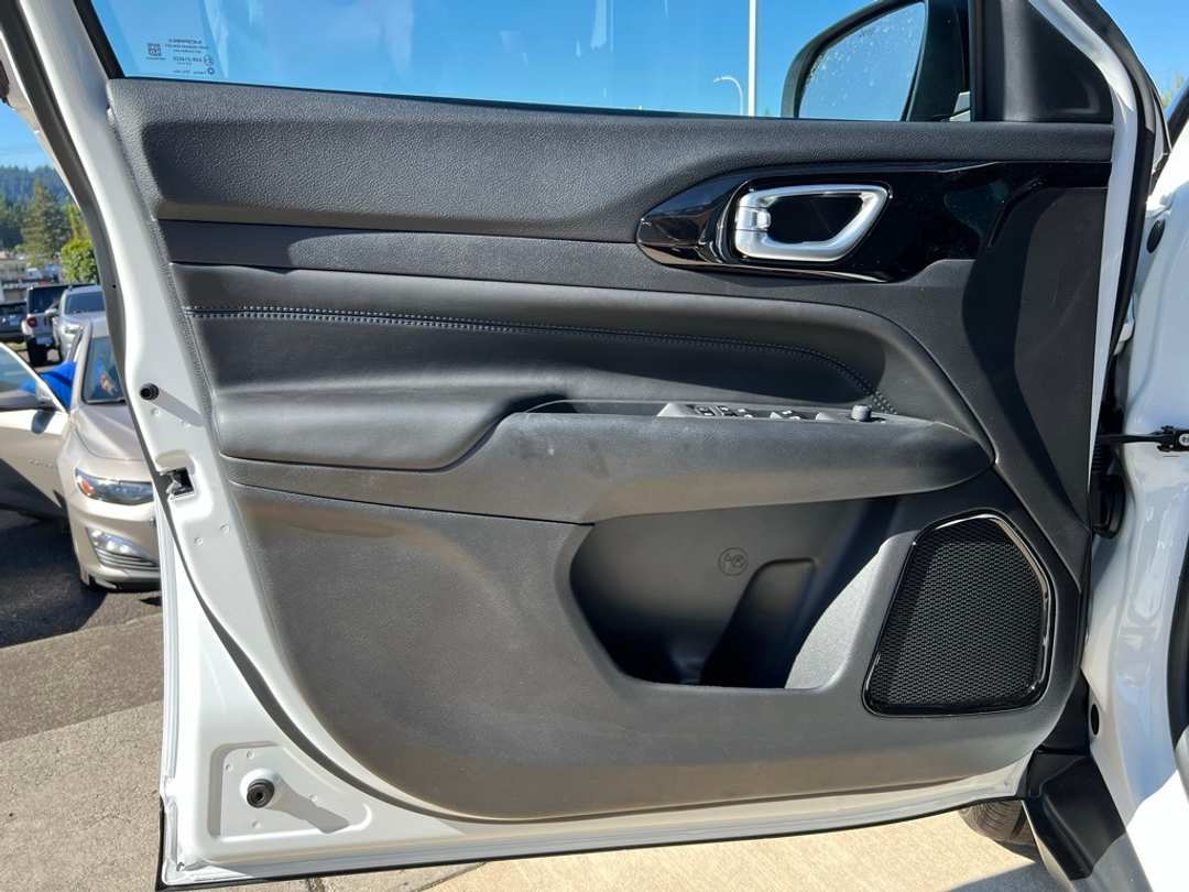 2026 Jeep Compass Limited - Image 10