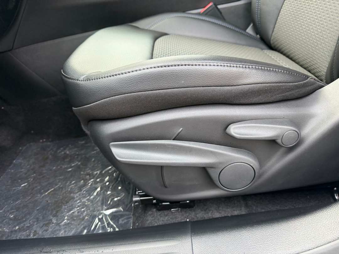 2026 Jeep Compass Latitude - Image 13