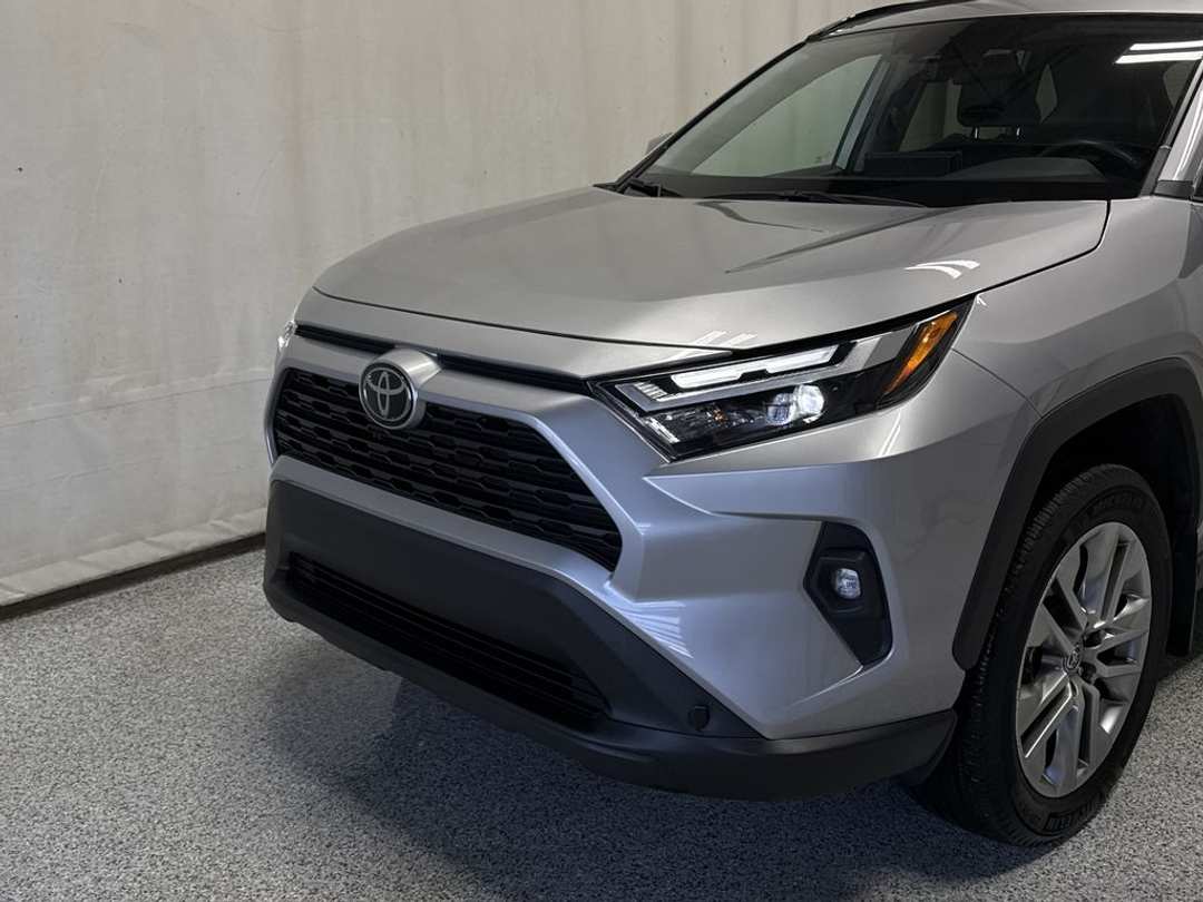 2023 Toyota Rav4 XLE Premium - Image 3