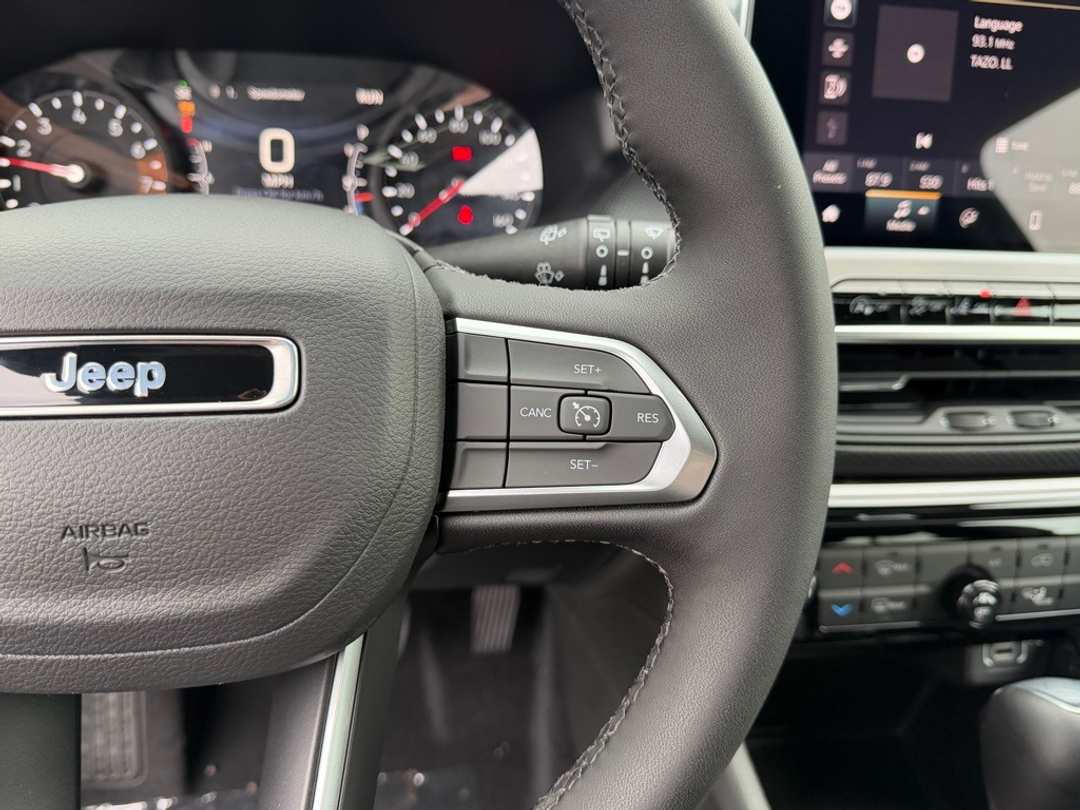 2026 Jeep Compass Latitude - Image 18
