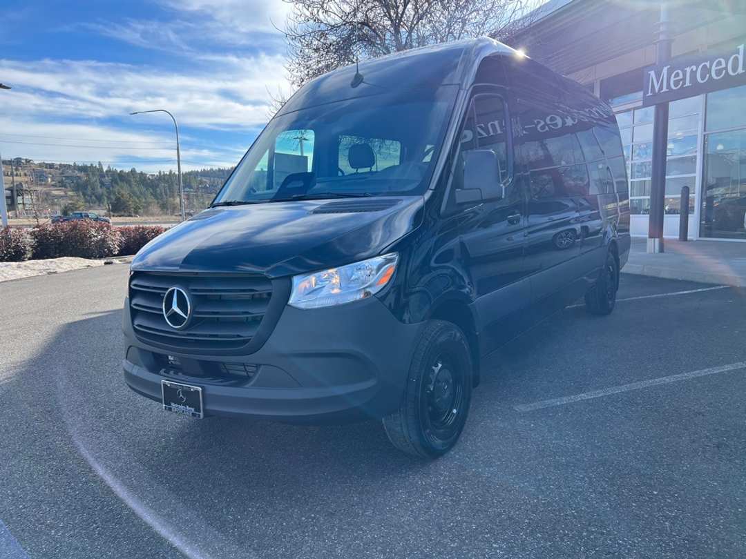 2025 Mercedes-Benz Sprinter 2500 Passenger 170 WB - Image 4