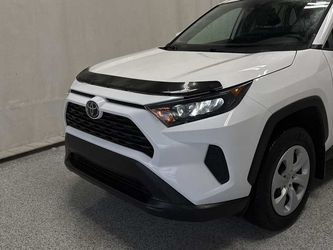 2024 Toyota Rav4 LE - Image 3