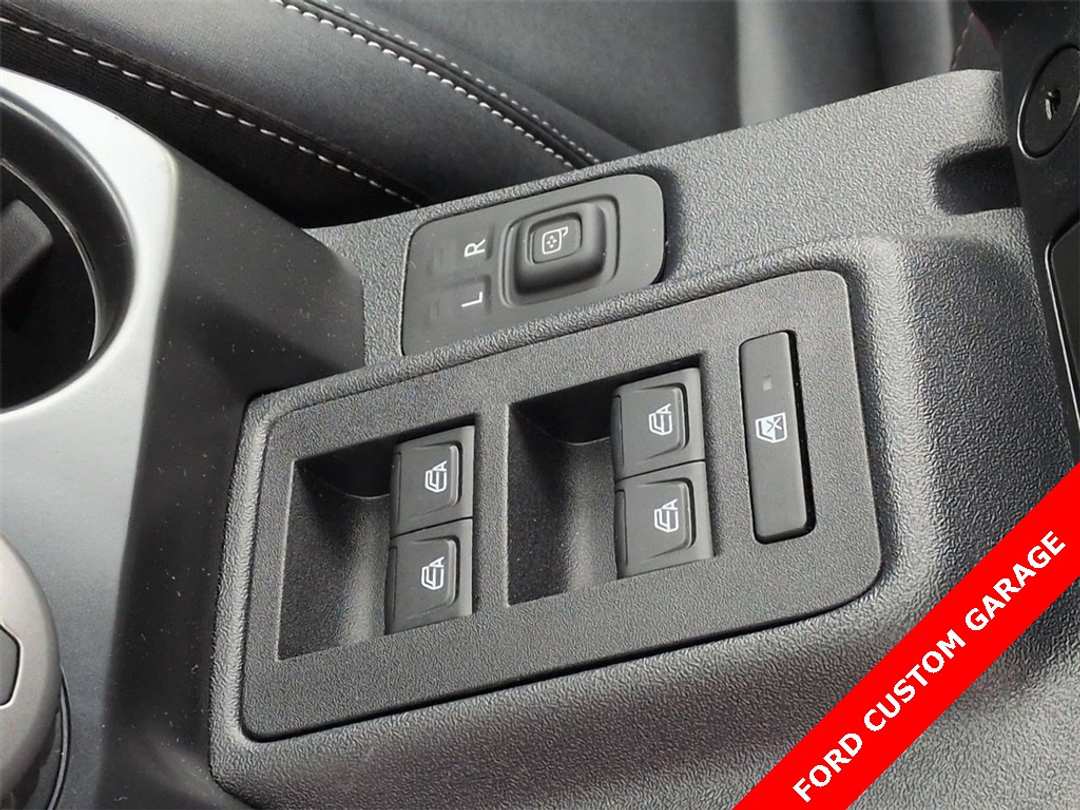 2025 Ford Bronco Big Bend - Image 10