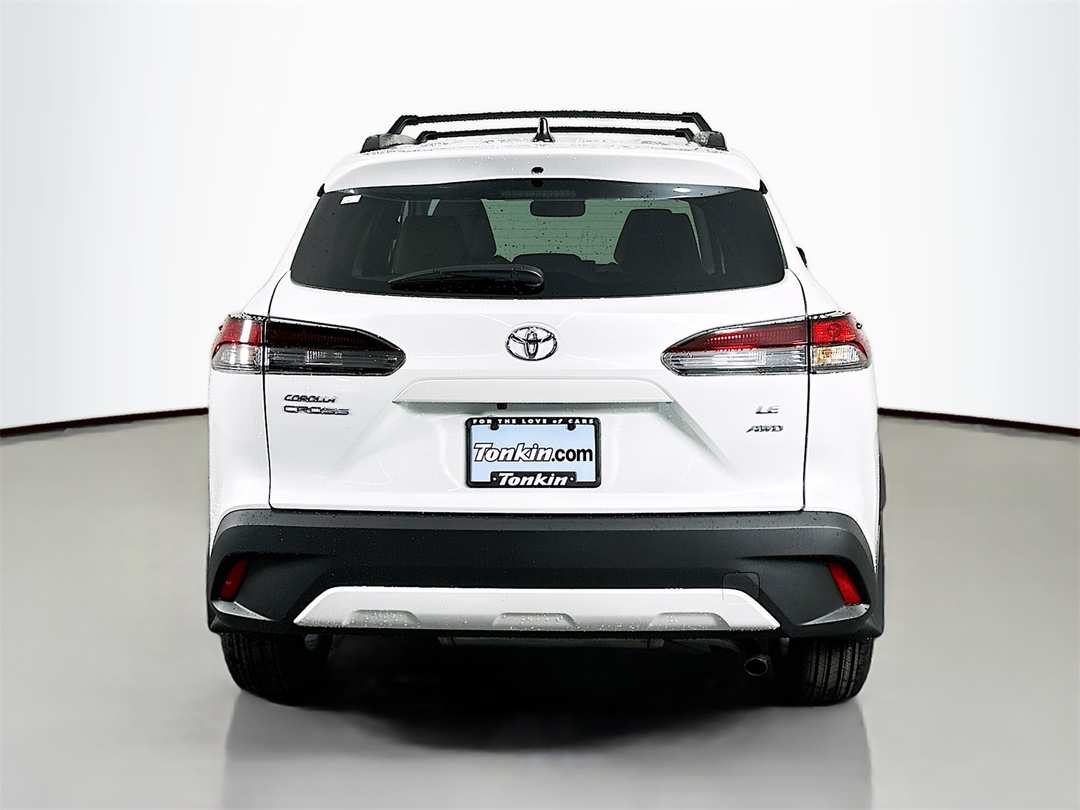 2026 Toyota Corolla Cross LE - Image 6